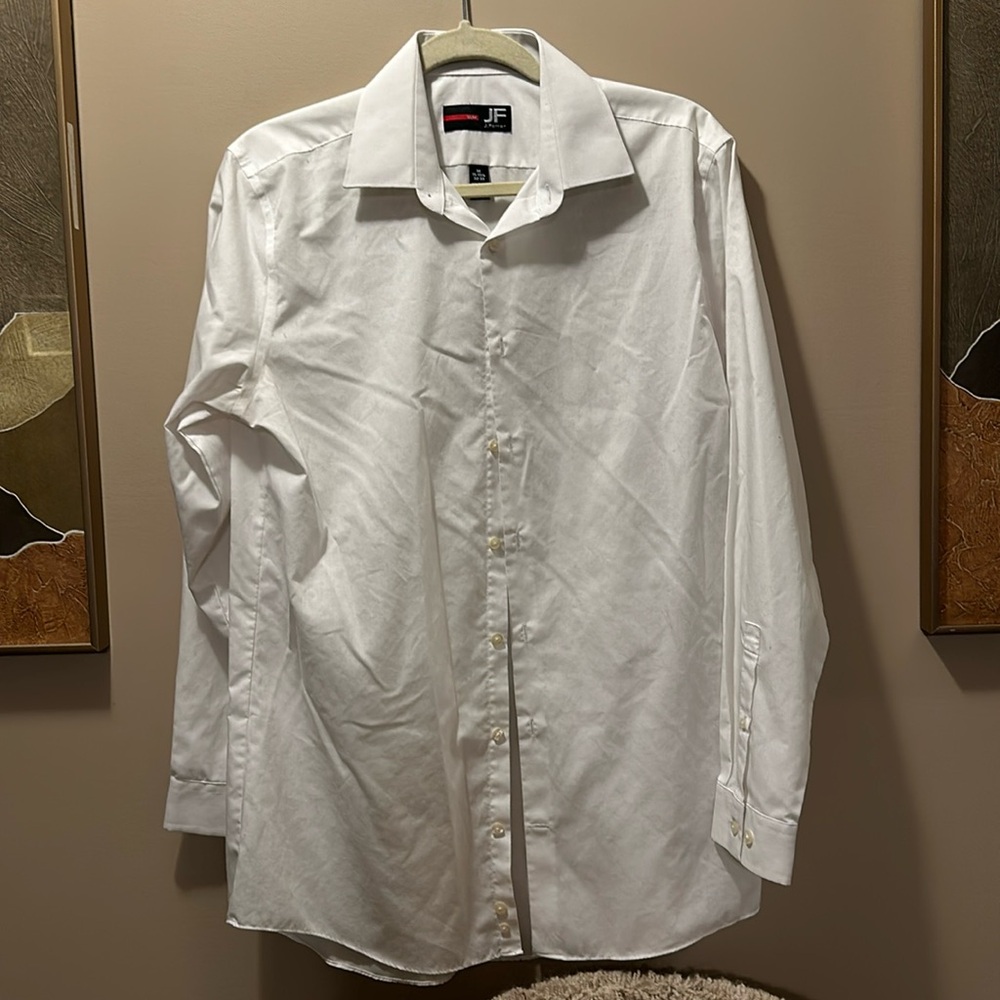 J. Ferrar White Collared Button Up